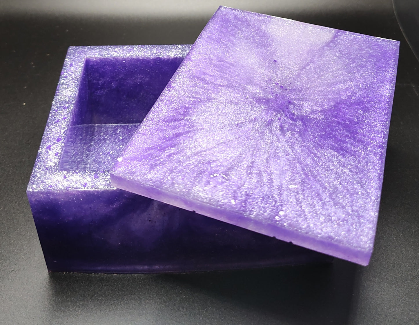 Medium rectangular box